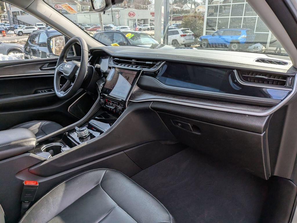 Used 2022 Jeep Grand Cherokee Limited 4xe image 30