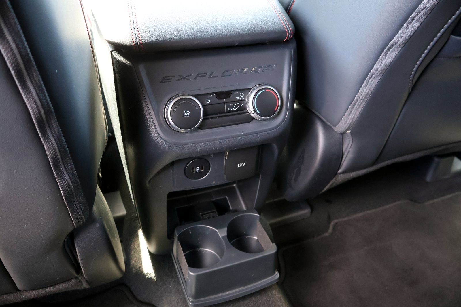 Used 2025 Ford Explorer ST-Line AWD/4WD image 21