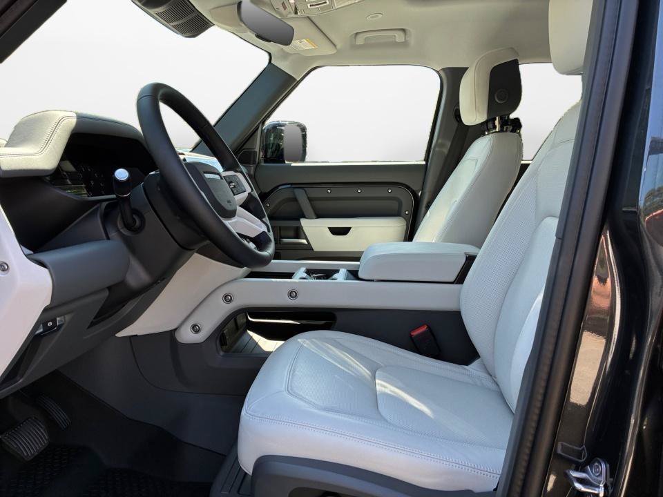New 2026 Land Rover Defender 110 S AWD/4WD image 9