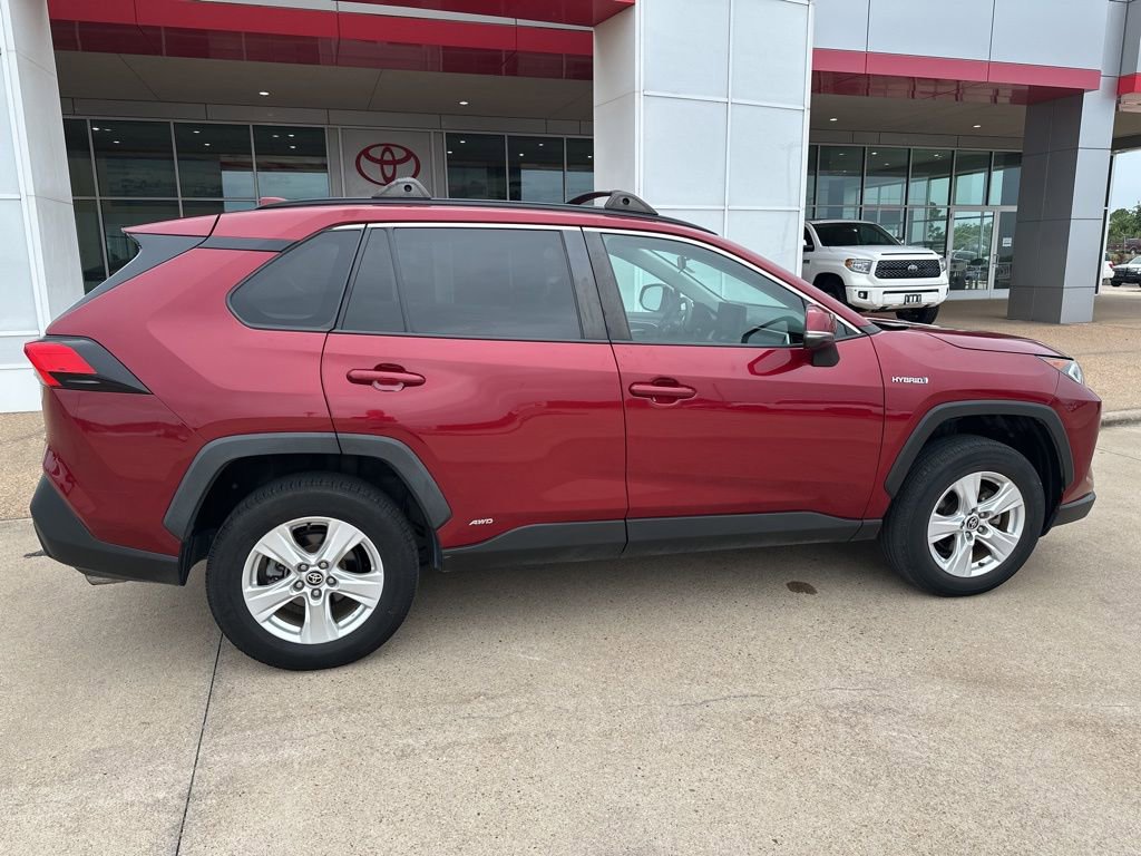 Used 2021 Toyota RAV4 XLE AWD/4WD image 8