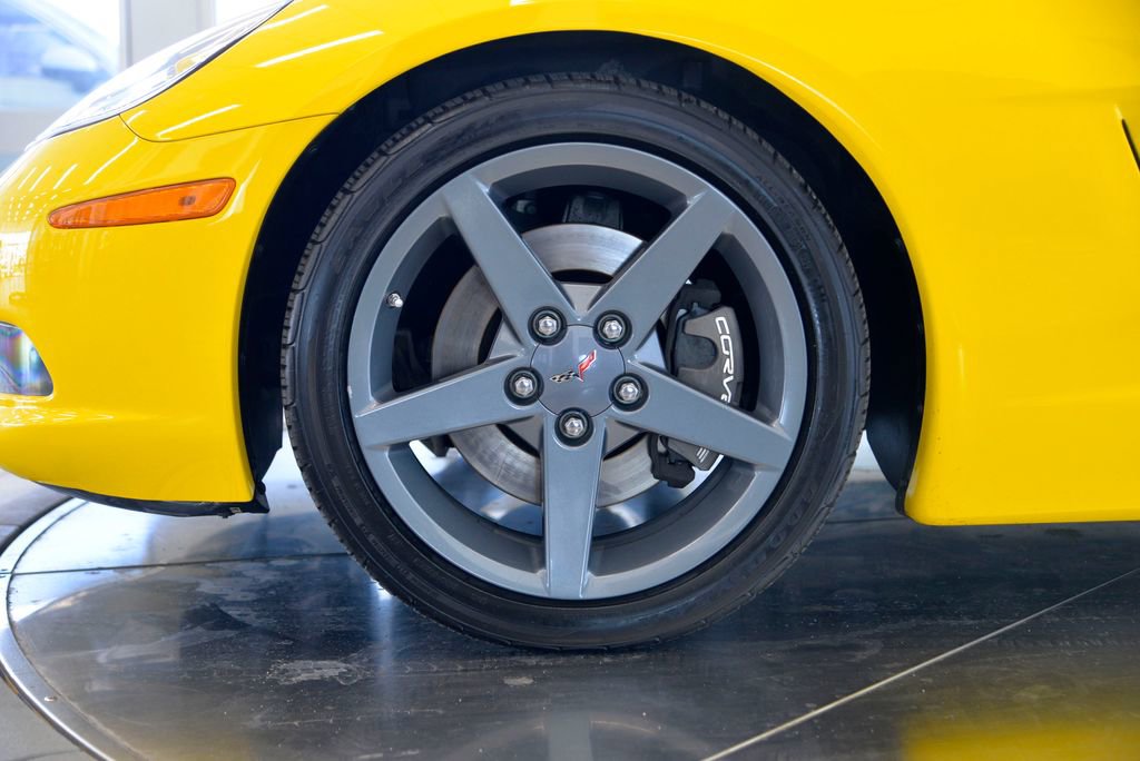 Used 2007 Chevrolet Corvette Coupe w/ Preferred Equipment Group RWD image 10