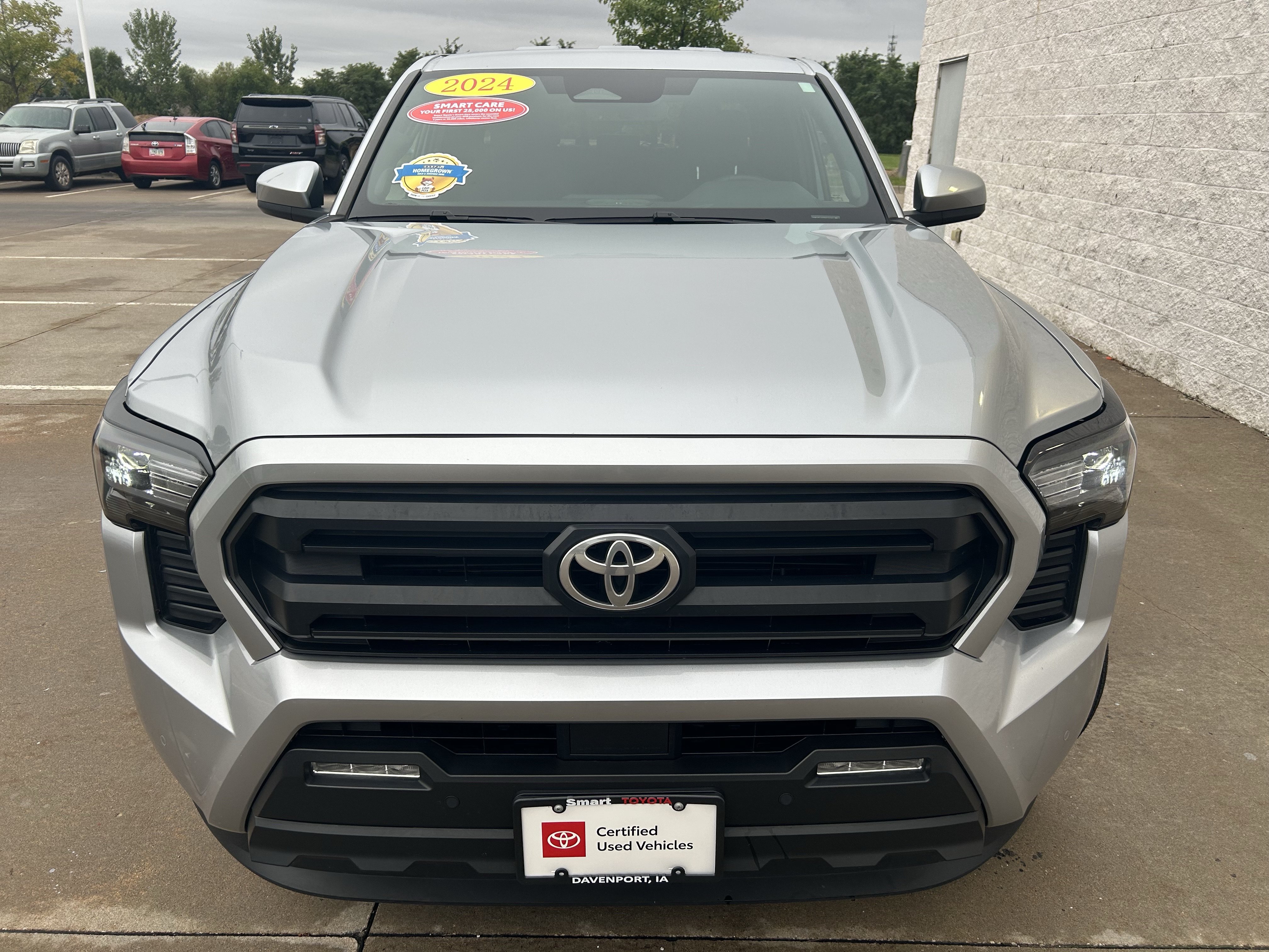 Certified 2024 Toyota Tacoma SR5 AWD/4WD image 2