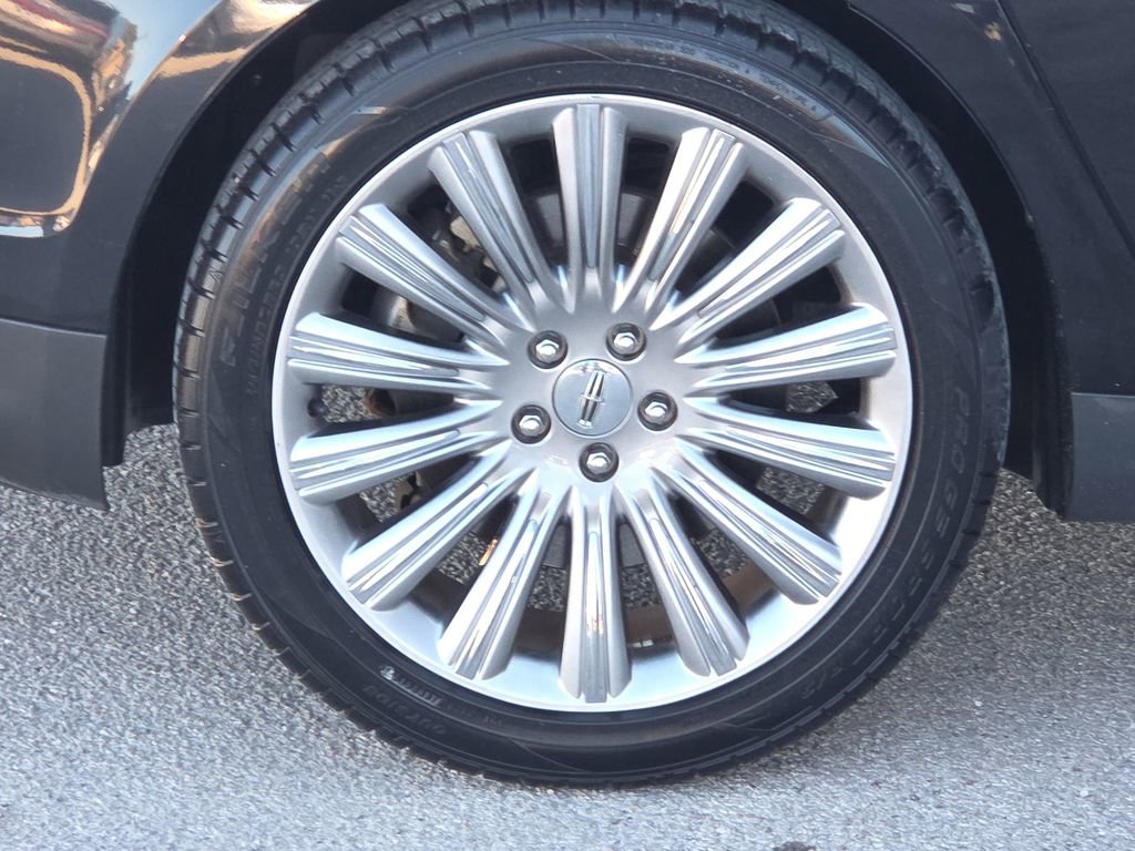 Used 2015 Lincoln MKS Elite w/ Equipment Group 101A image 9