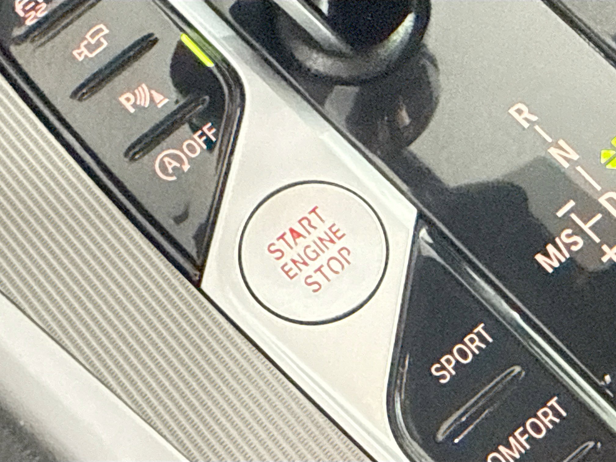 Used 2022 BMW X6 M50i w/ Dynamic Handling Package image 21