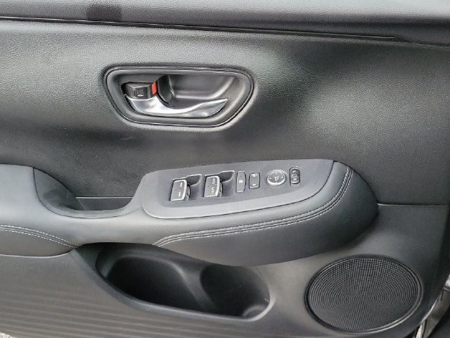 Used 2023 Honda HR-V EX-L image 12