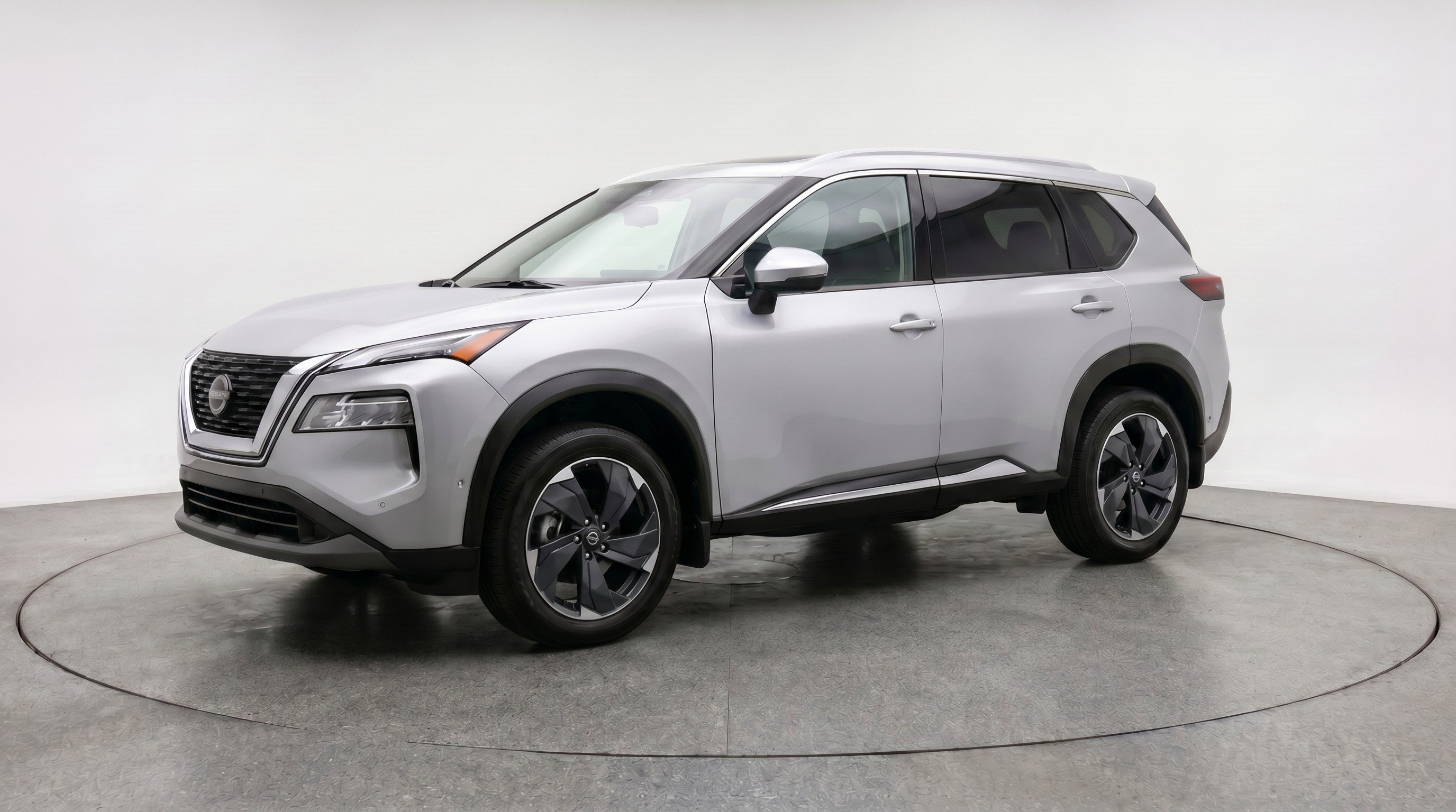 Used 2025 Nissan Rogue SV AWD/4WD image 3