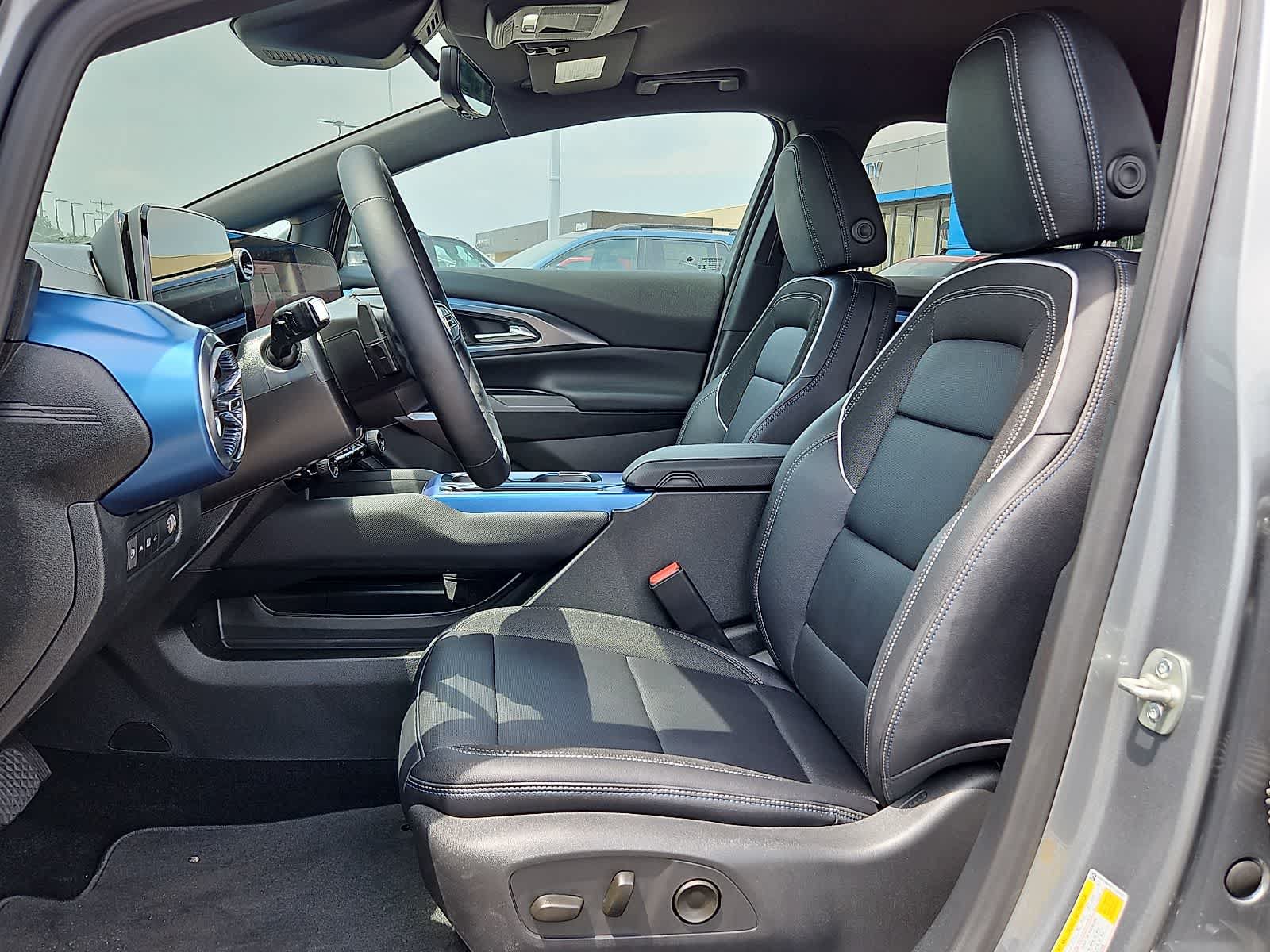 New 2026 Chevrolet Equinox EV LT w/ Convenience Package II FWD image 11