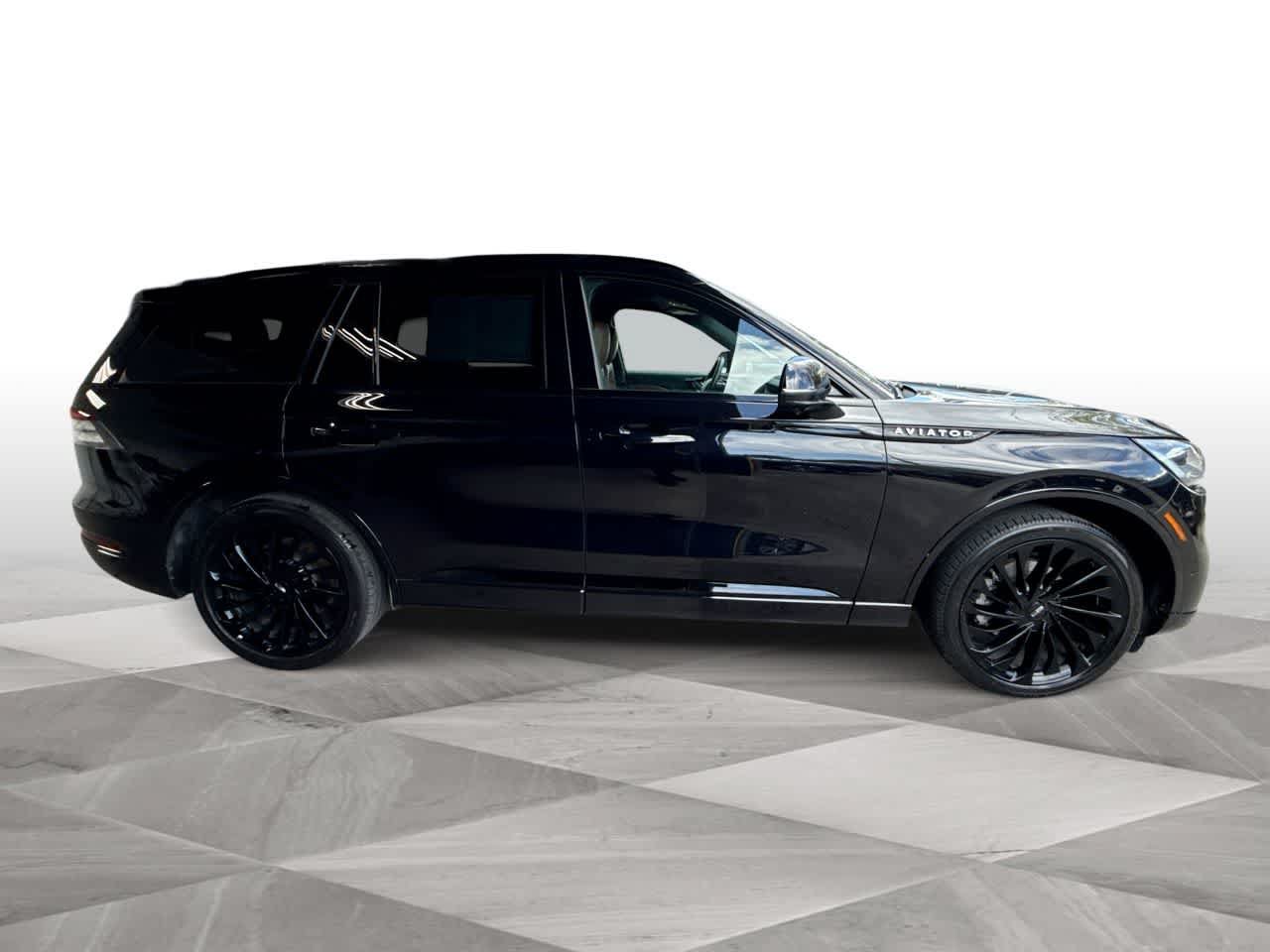 Used 2024 Lincoln Aviator Reserve w/ Equipment Group 201A RWD image 9