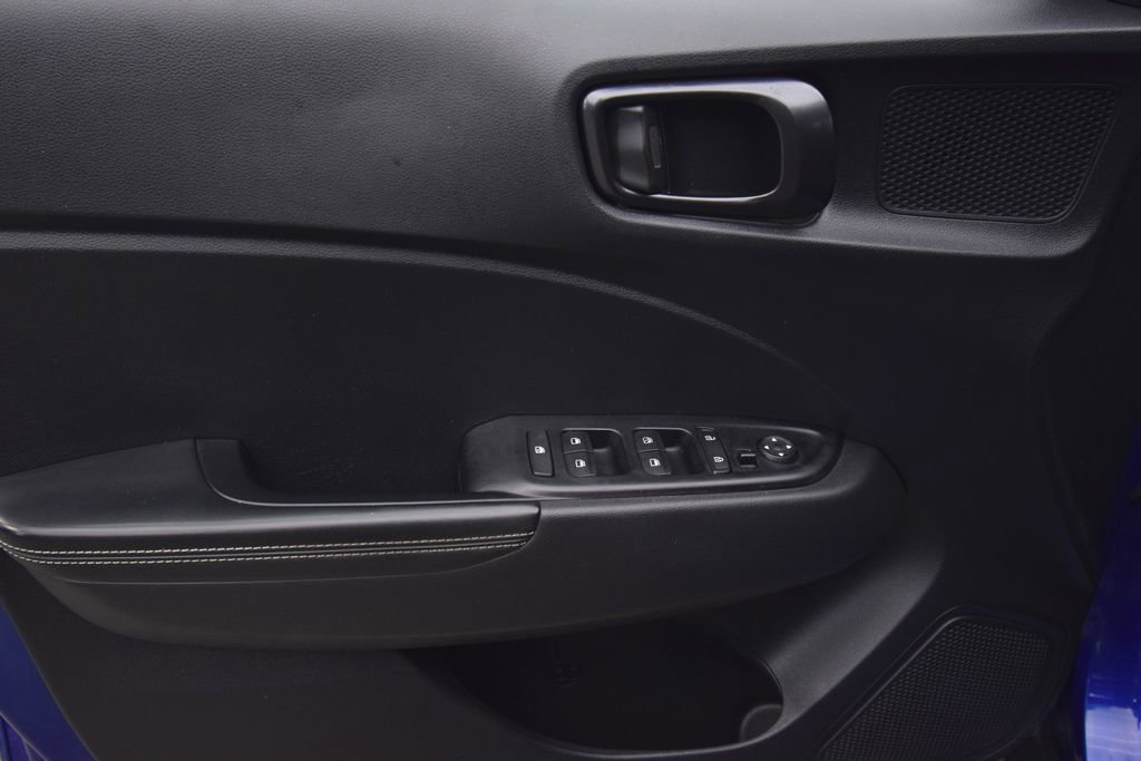 Used 2023 Hyundai Venue Limited w/ Cargo Package FWD image 26