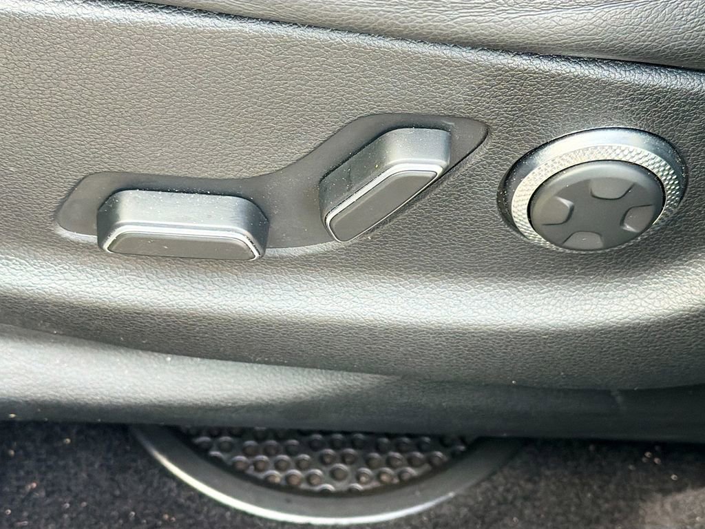 Used 2023 Genesis GV70 2.5T Select w/ Select Package image 24