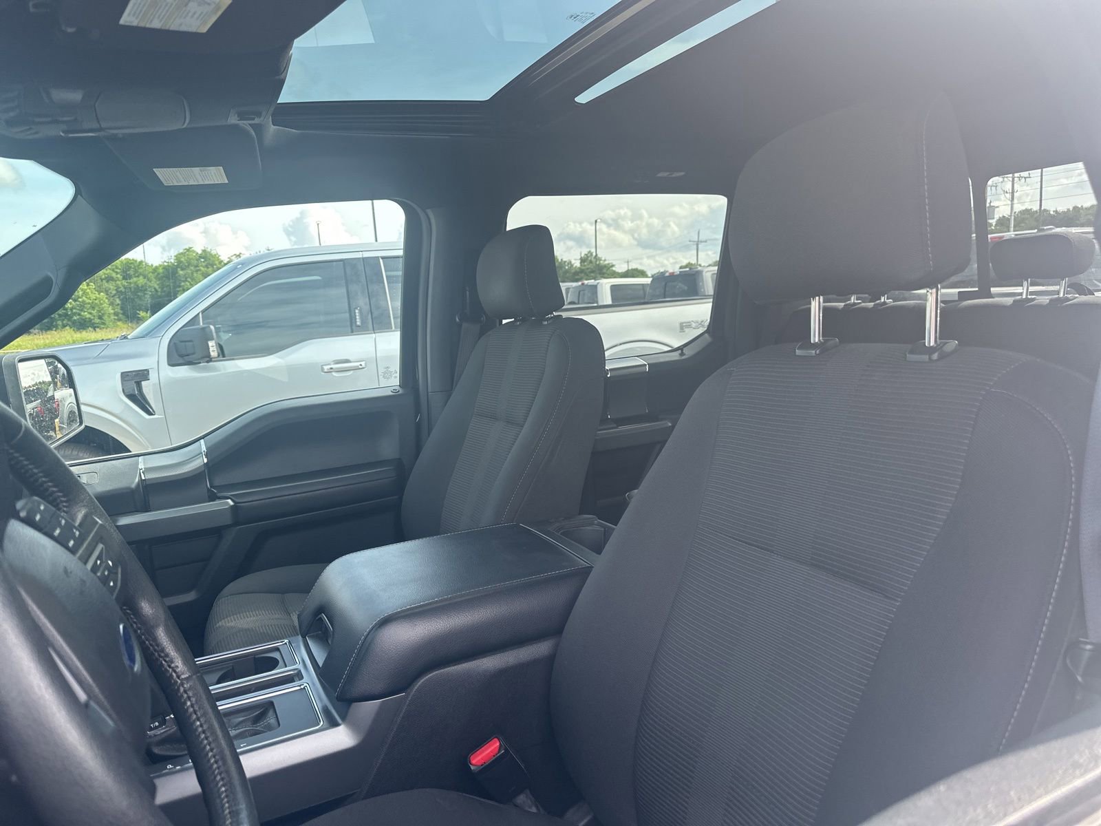 Used 2016 Ford F150 XLT w/ Equipment Group 302A Luxury RWD image 8