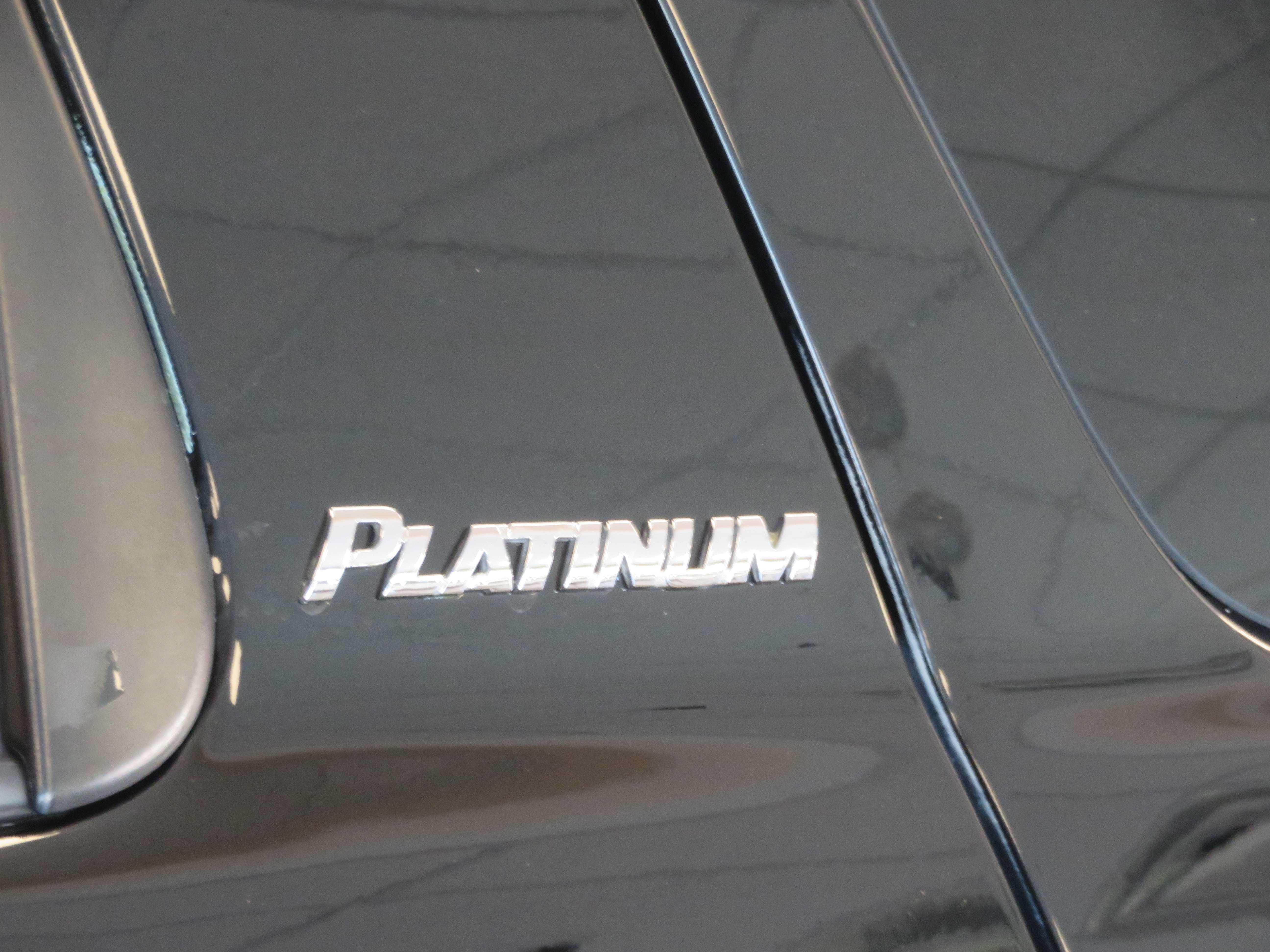 Used 2017 Toyota Sequoia Platinum RWD image 95
