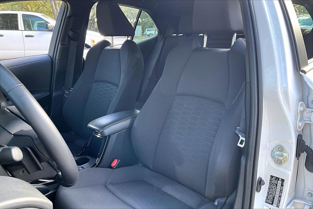 Used 2025 Toyota Corolla SE image 18