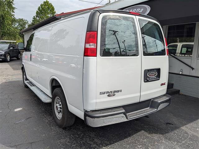 Used 2024 GMC Savana 2500 w/ Driver Convenience Package image 3