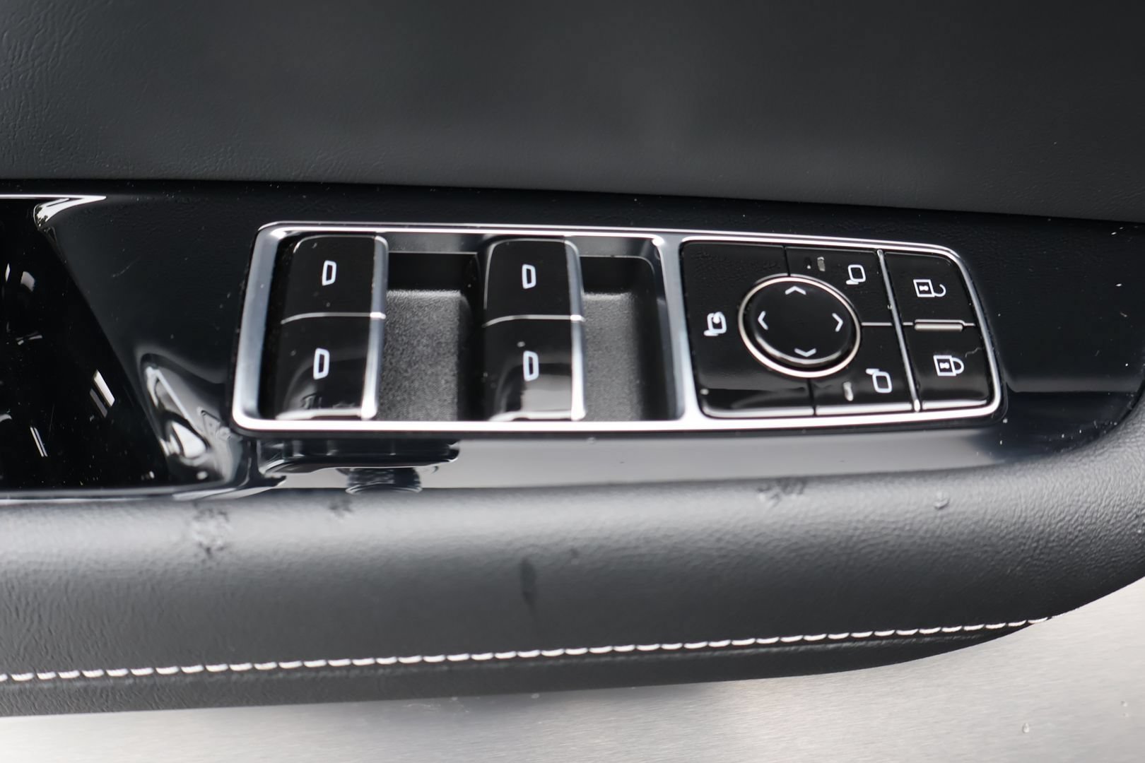 Certified 2026 Cadillac Vistiq Luxury AWD/4WD image 11
