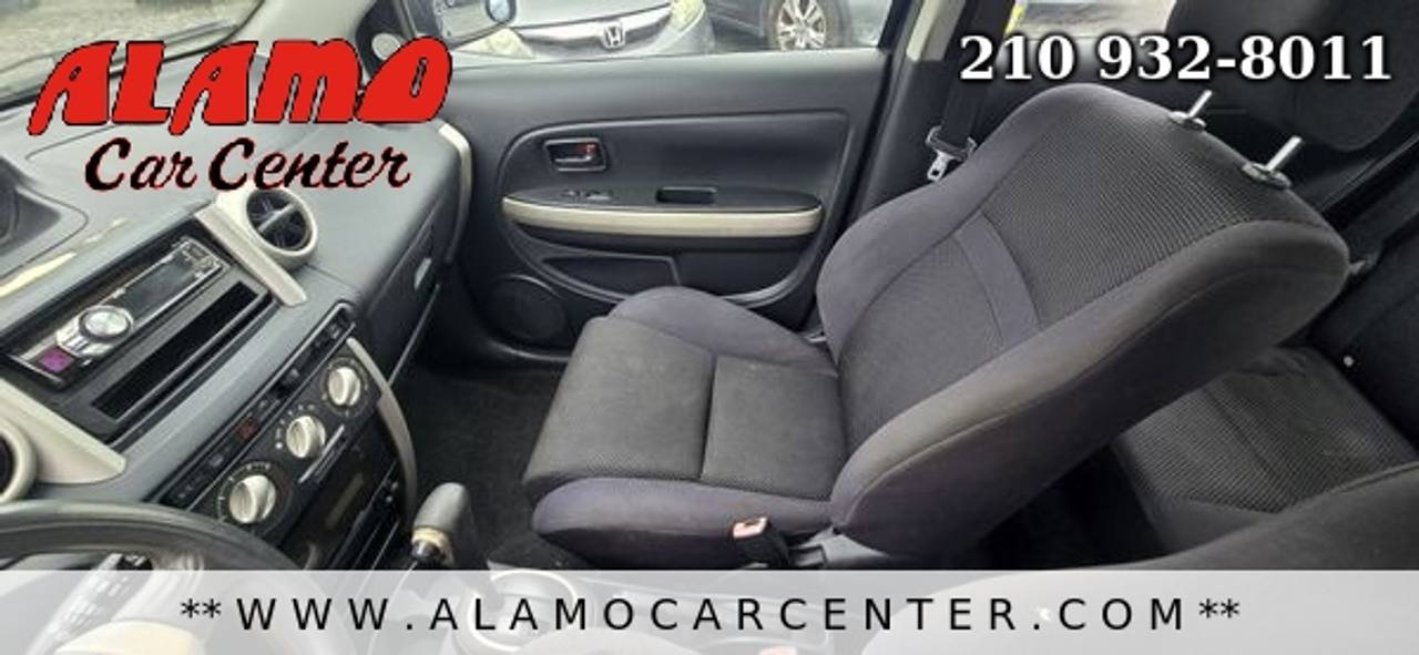 Used 2005 Scion xA FWD image 32