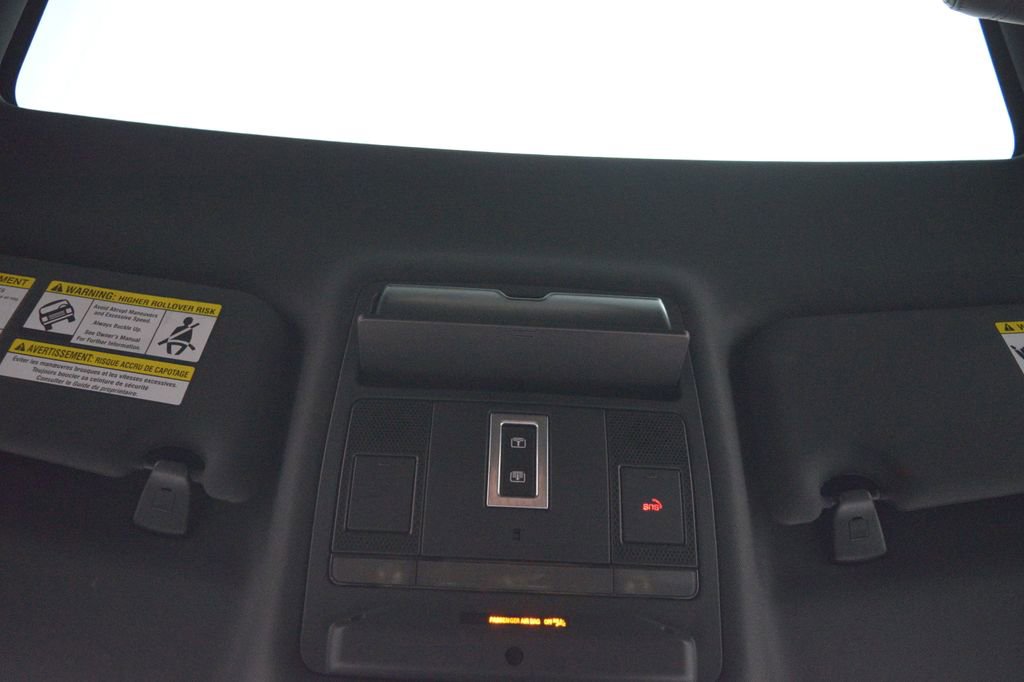 Used 2020 Land Rover Range Rover Evoque R-Dynamic SE image 25