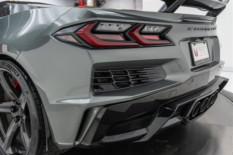Used 2023 Chevrolet Corvette Z06 w/ Z07 Performance Package RWD image 31