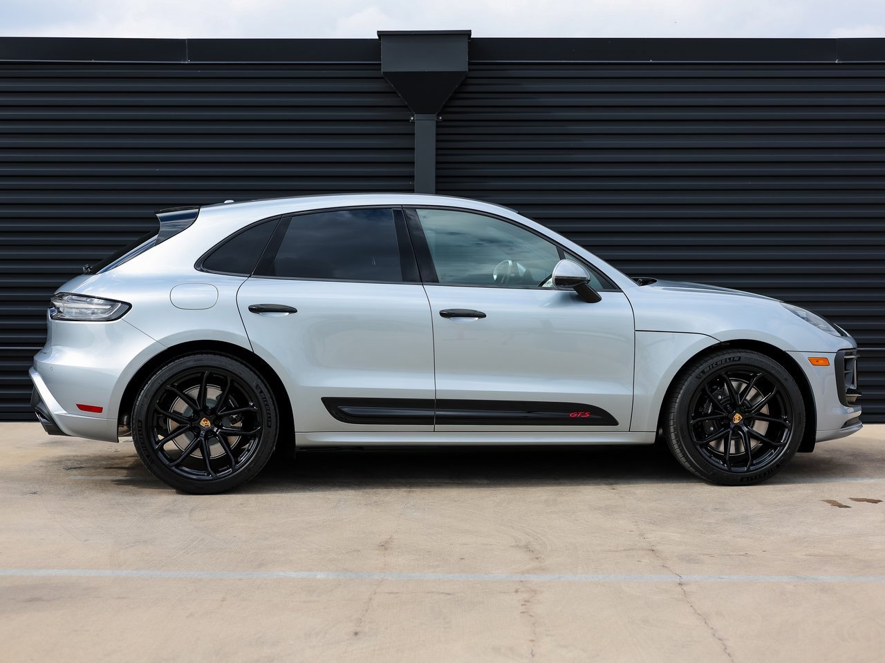 New 2026 Porsche Macan GTS image 8