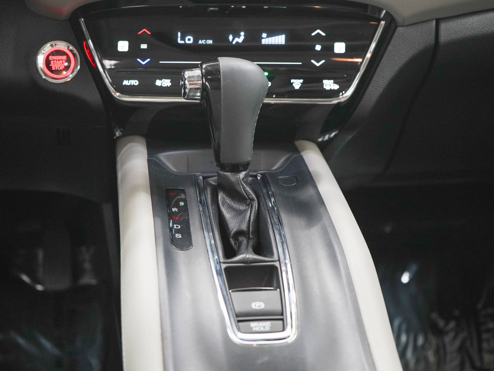 Used 2019 Honda HR-V Touring image 18