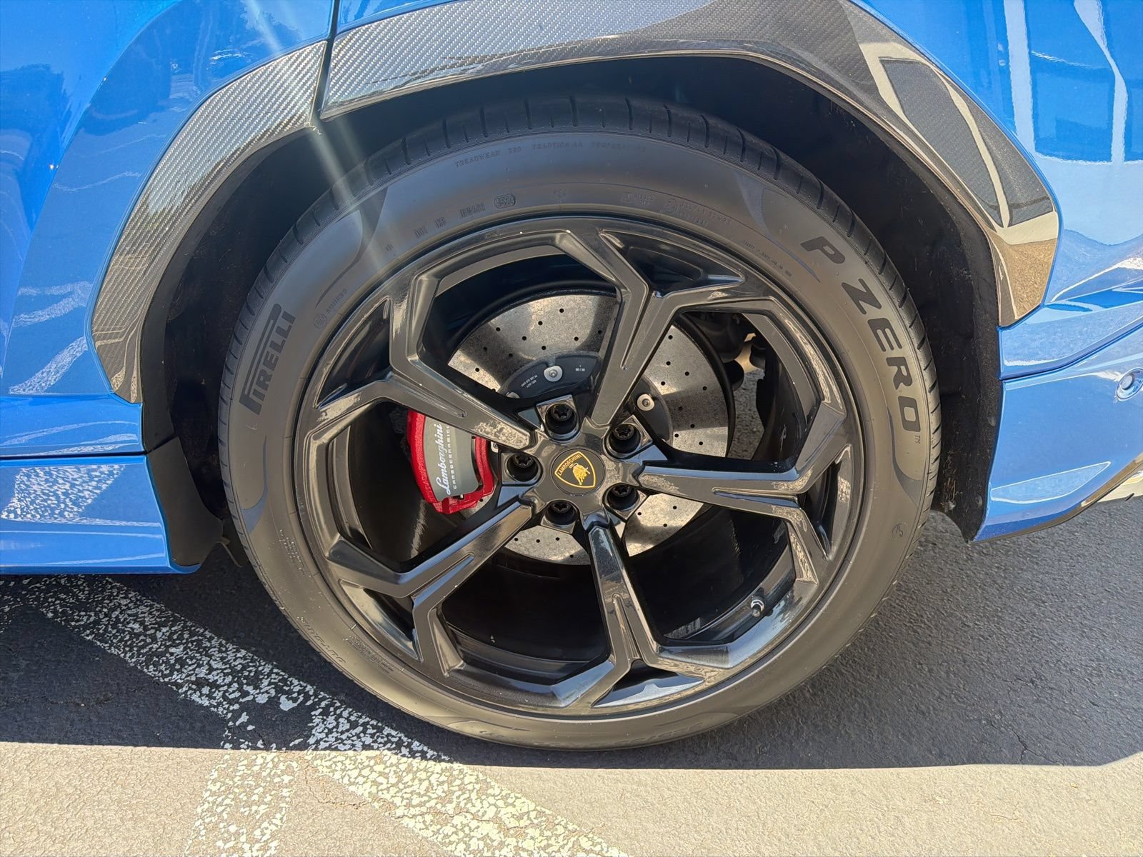 Used 2020 Lamborghini Urus AWD/4WD image 11