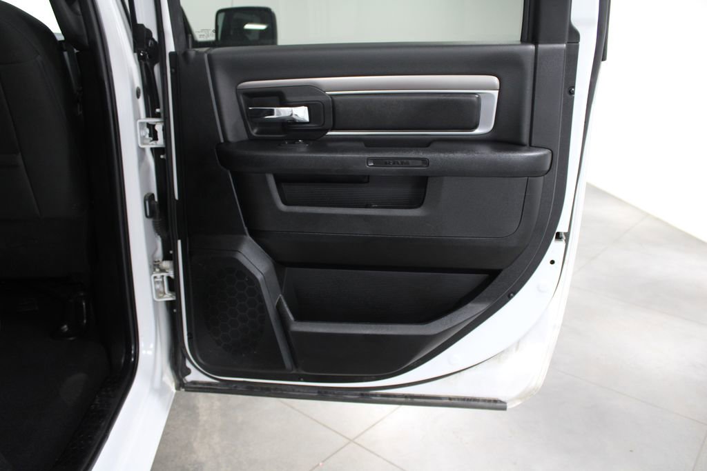 Used 2024 RAM 1500 Classic Warlock image 32