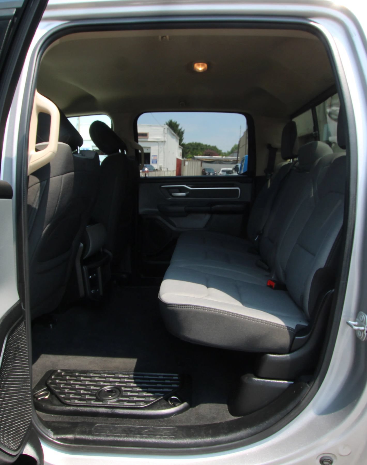 Used 2019 RAM 1500 Big Horn AWD/4WD image 11