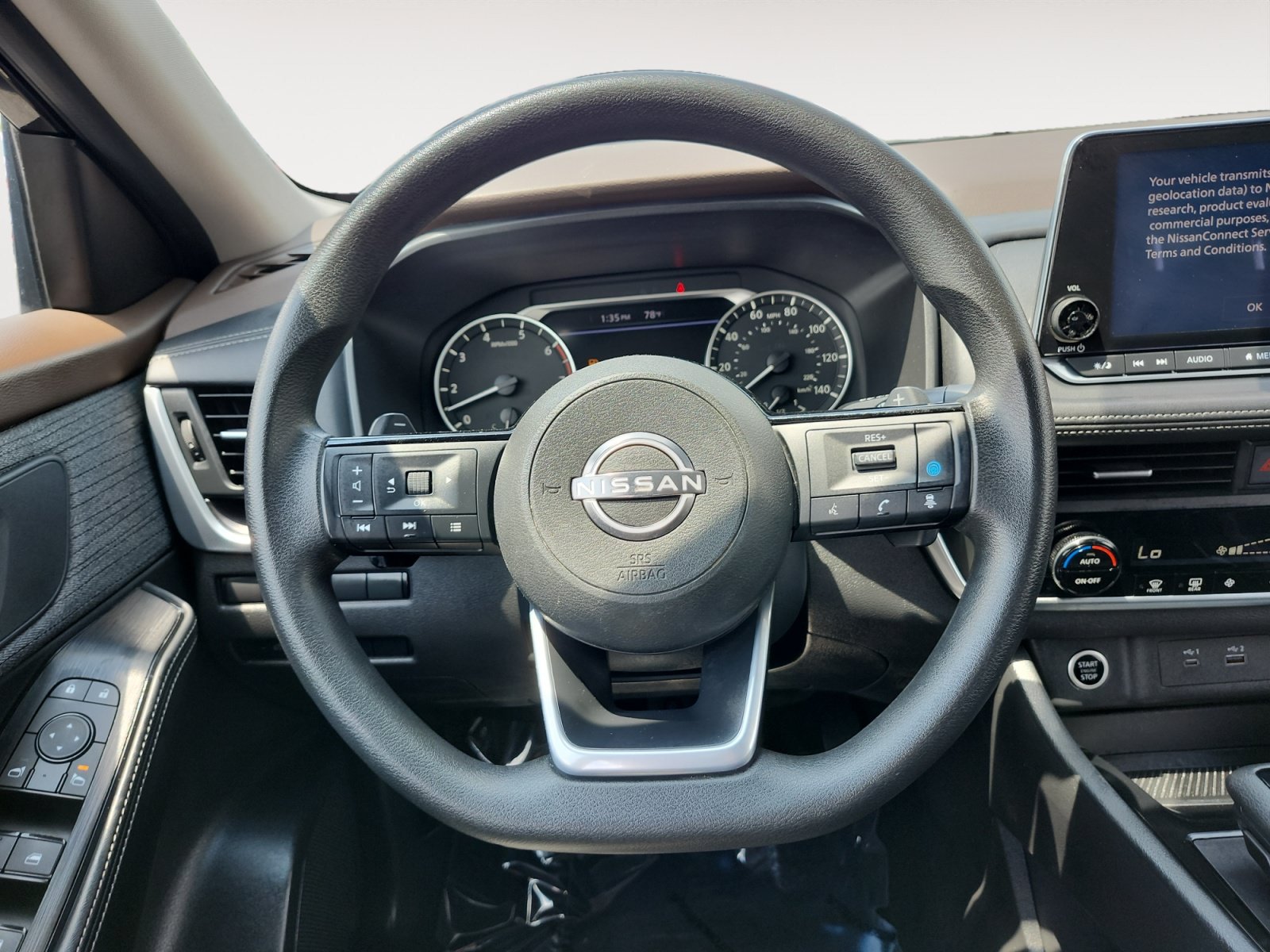 Used 2023 Nissan Rogue SV AWD/4WD image 12