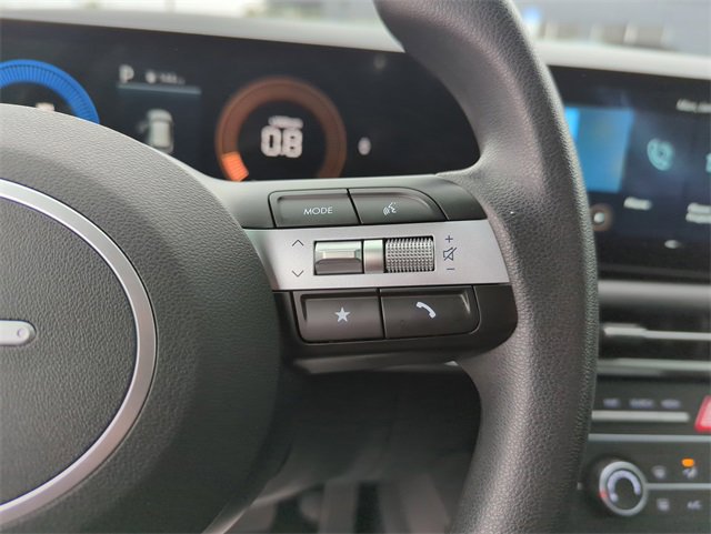 Used 2025 Hyundai Tucson SE image 35