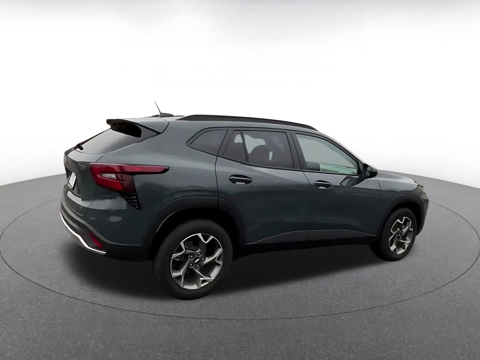 Used 2025 Chevrolet Trax LT image 15