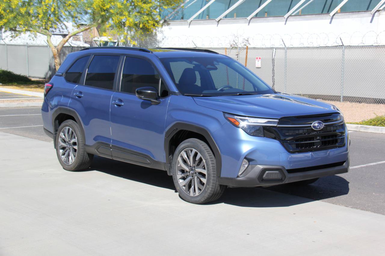 Used 2025 Subaru Forester Touring AWD/4WD image 3
