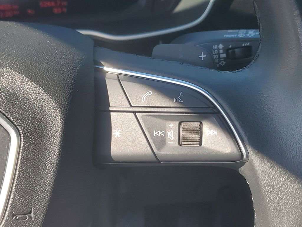 Used 2023 Audi Q3 2.0T Premium Plus w/ Premium Plus Package image 27