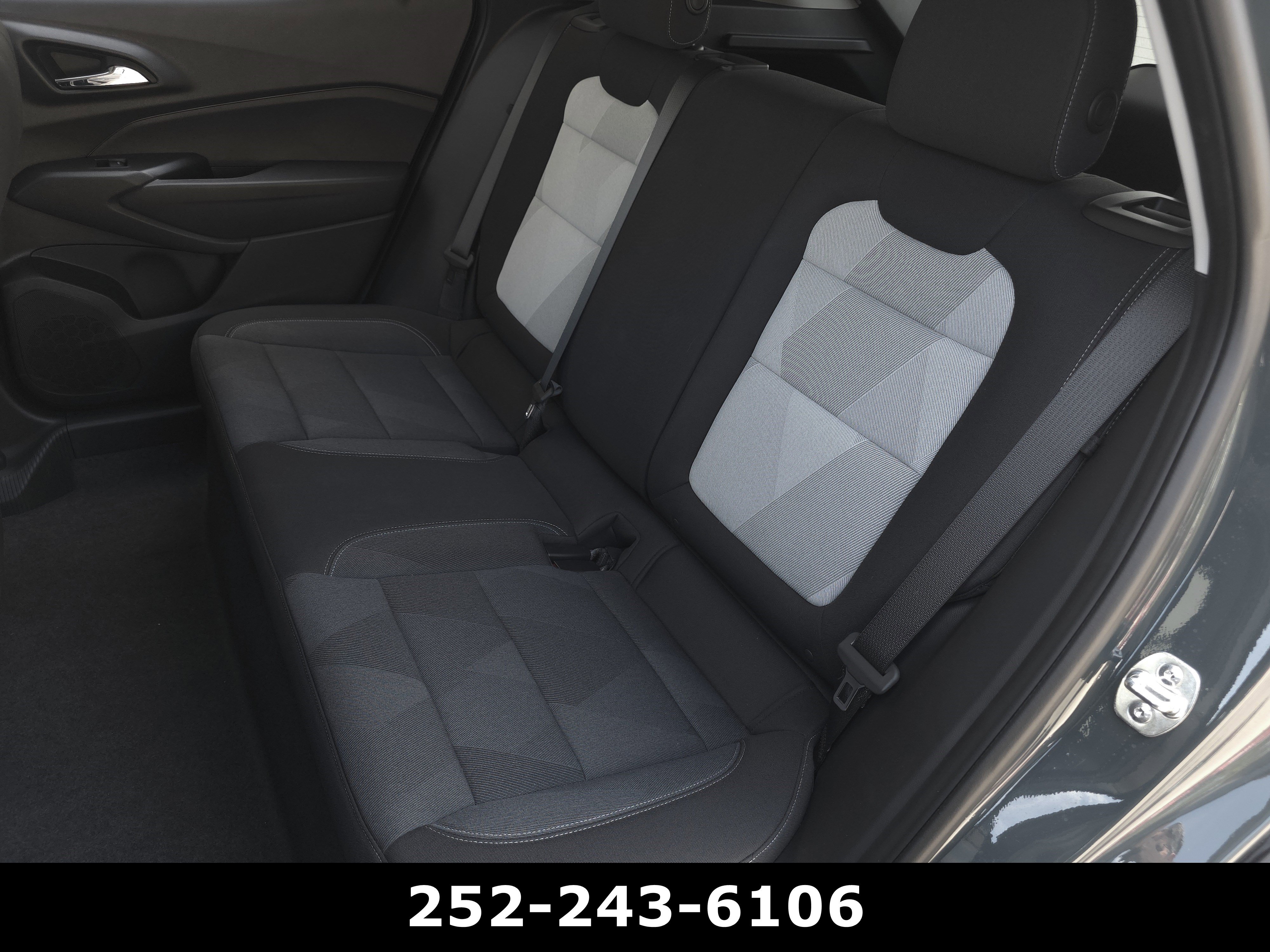 Used 2026 Chevrolet Trax LS FWD image 25