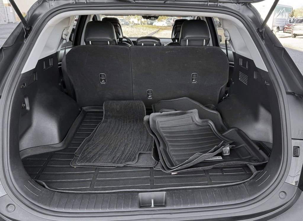 Used 2023 Kia Sportage EX image 9