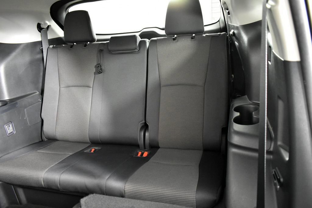 Used 2023 Toyota Highlander LE image 13