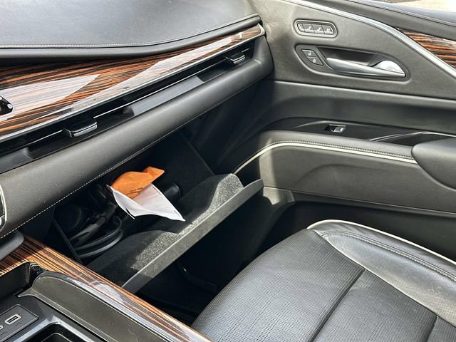 Used 2021 Cadillac Escalade Premium Luxury AWD/4WD image 33