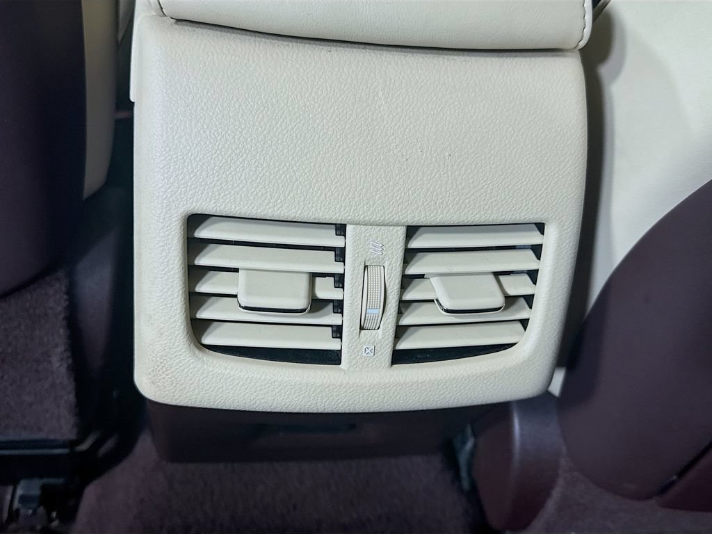 Used 2016 Lexus ES 350 w/ Luxury Package w/Wood Trim FWD image 24