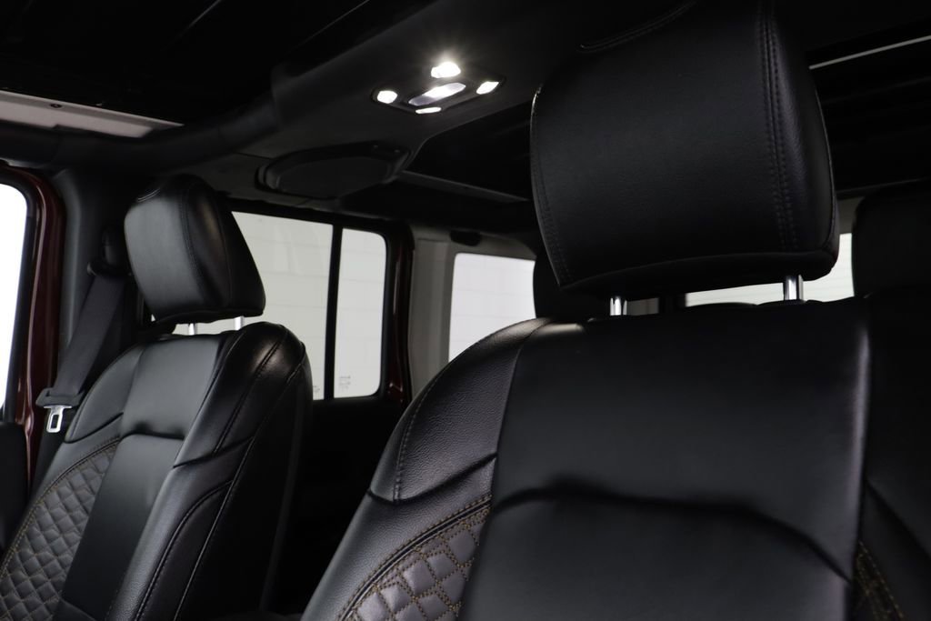 Used 2021 Jeep Wrangler Unlimited Sahara AWD/4WD image 13