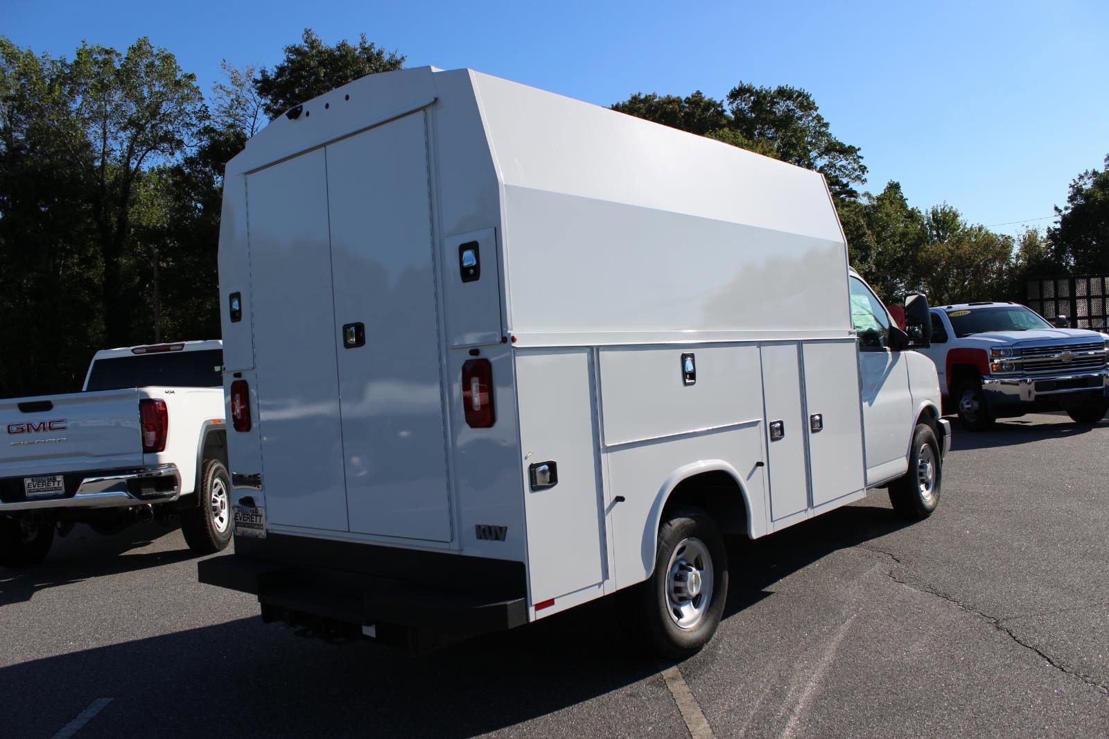 New 2025 Chevrolet Express 3500 w/ Power Convenience Package RWD image 4
