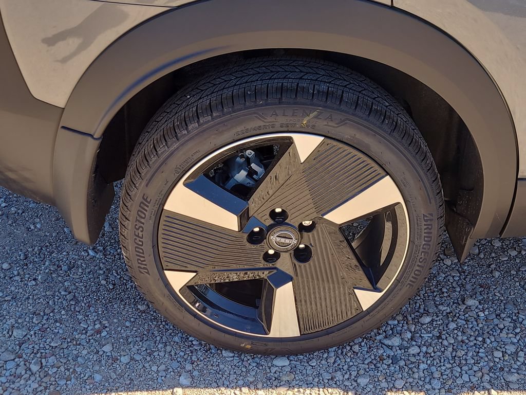 New 2026 Nissan Kicks SR w/ SR Premium Package FWD image 6