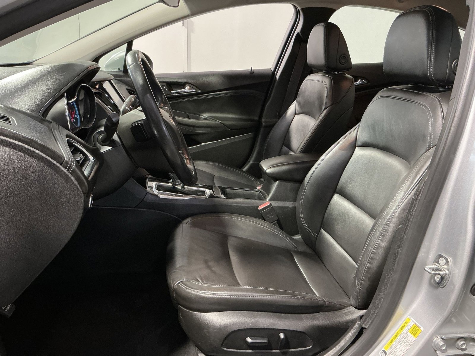 Used 2017 Chevrolet Cruze Premier image 21