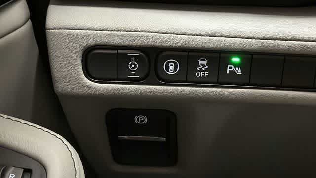 Used 2022 Acura MDX SH-AWD w/ Technology Package image 16