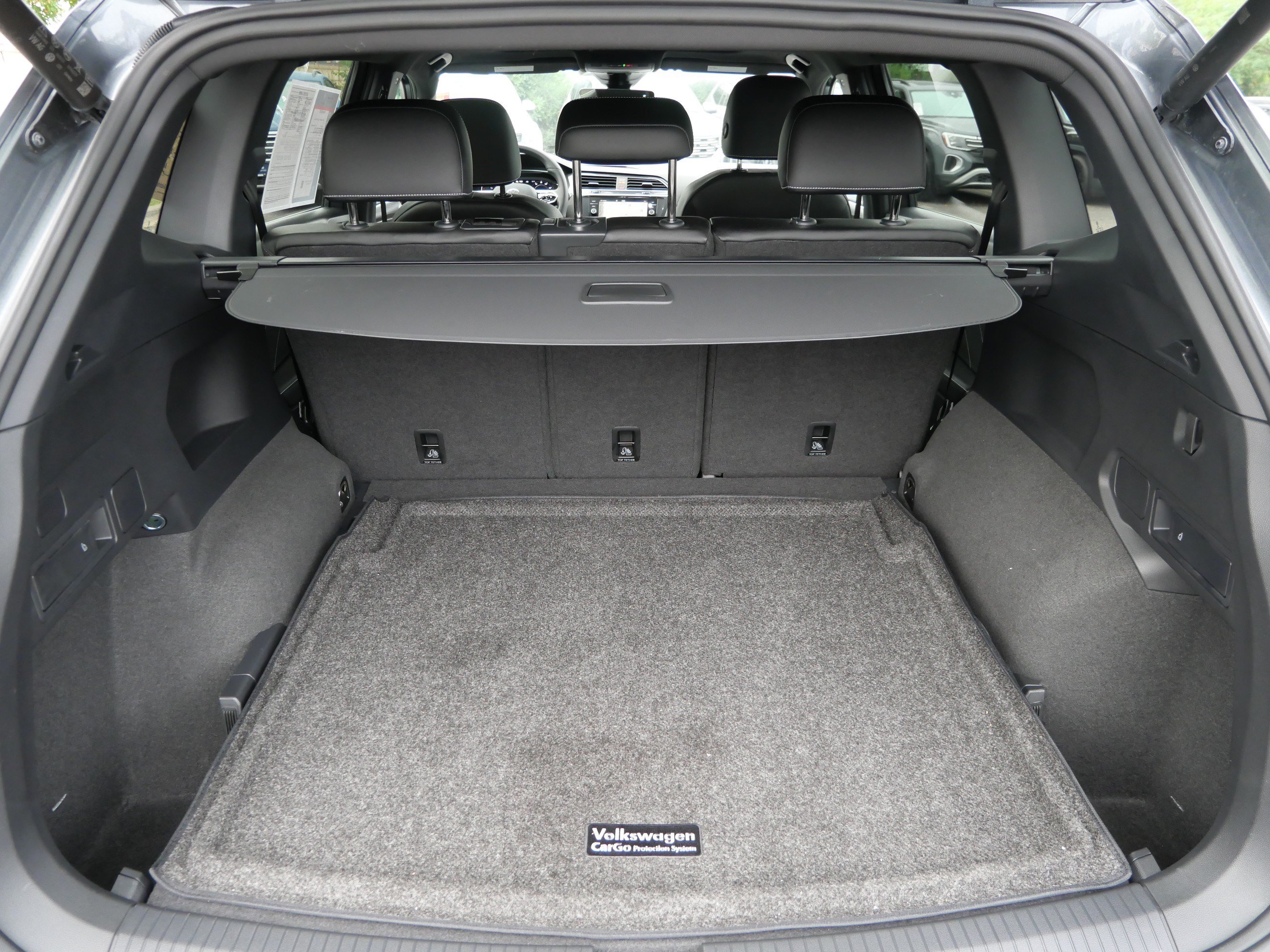Certified 2024 Volkswagen Tiguan SEL R-Line AWD/4WD image 18
