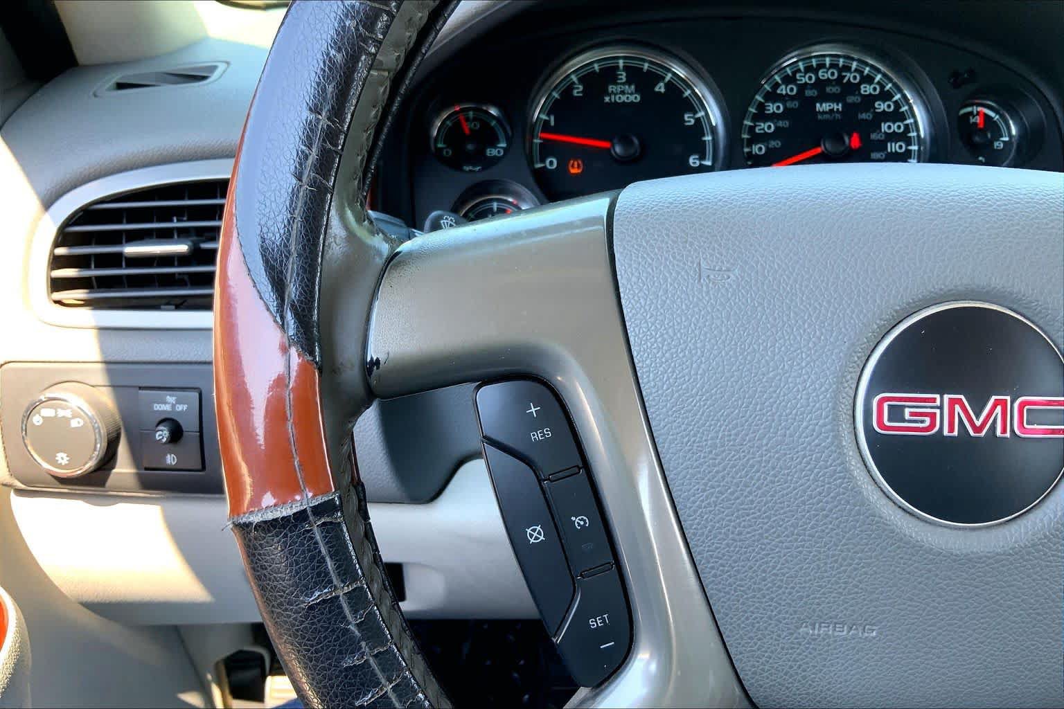 Used 2014 GMC Sierra 2500 SLT w/ Suspension Package, Off-Road AWD/4WD image 23