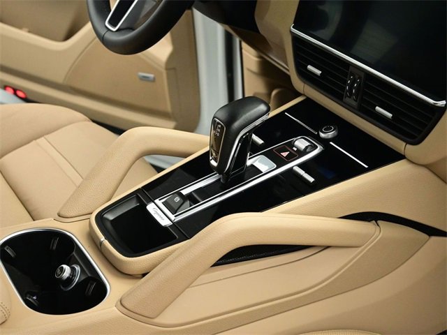 Used 2023 Porsche Cayenne S Platinum w/ Assistance Package image 34