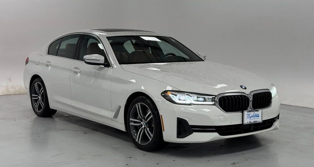 Used 2021 BMW 530i xDrive w/ Premium Package image 6