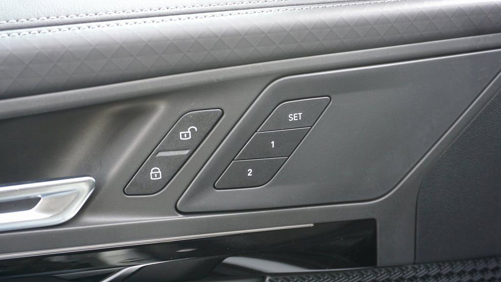 New 2026 BMW X2 xDrive28i w/ Convenience Package image 9