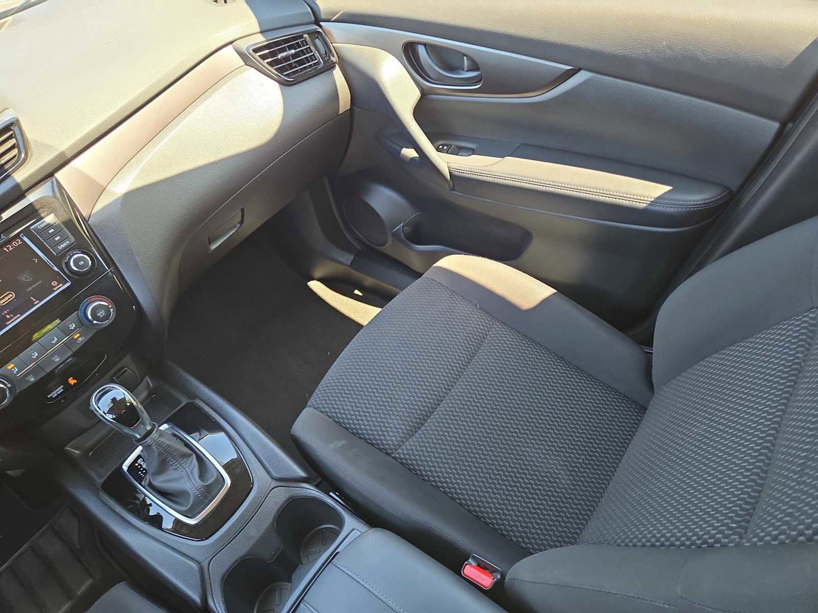 Used 2022 Nissan Rogue Sport S image 14
