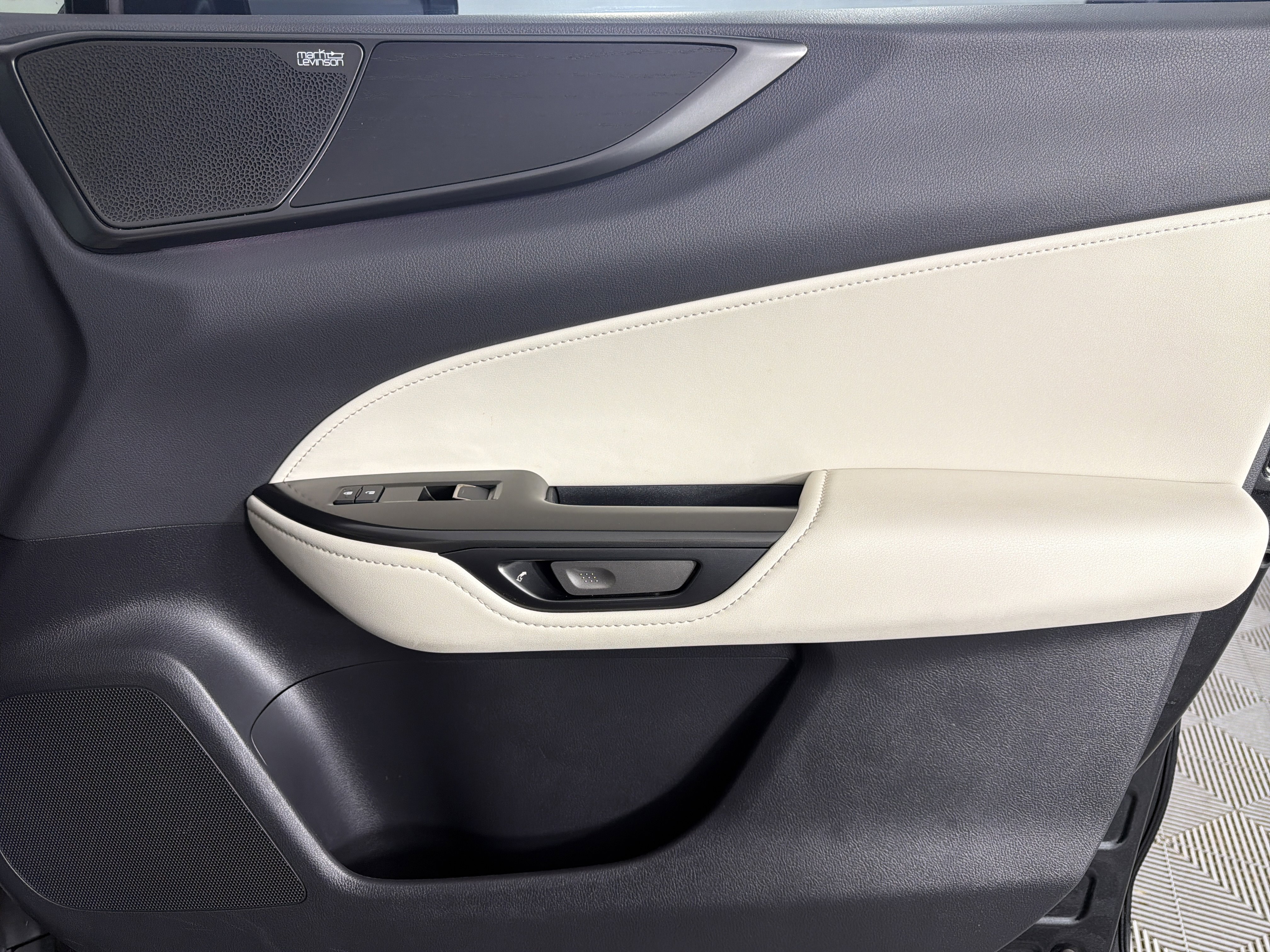 Used 2025 Lexus NX 450h+ AWD w/ Accessory Package (Z1) image 25