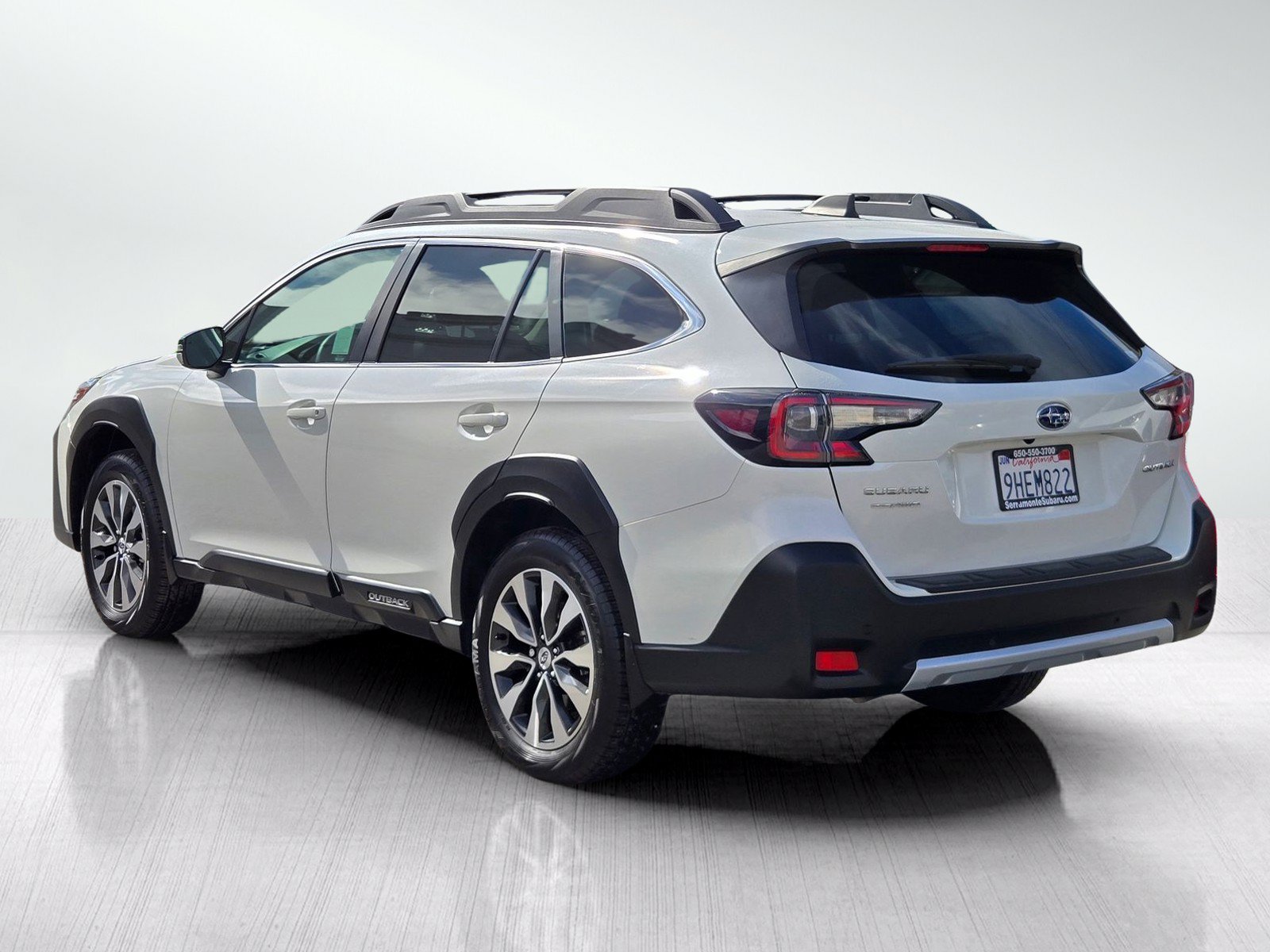 Used 2023 Subaru Outback Limited AWD/4WD image 6